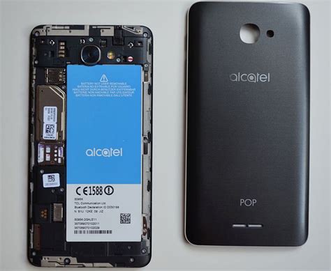 Alcatel Pop 4S akıllı telefon inceleme altında Alcatel Pop 4S