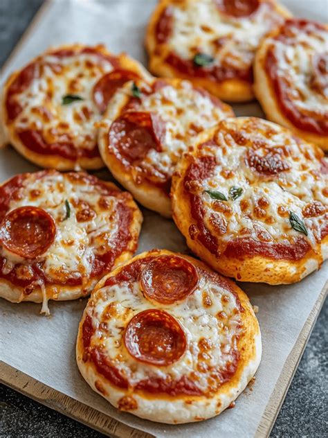 mini pizzas for birthday party 4