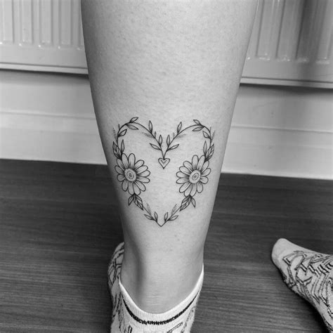 11+ Minimalist Plant Tattoo Ideas That Will Blow Your Mind!