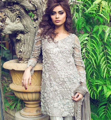 Gorgeous Sadaf Kanwal Is Looking Lush In This Beautiful Mina Hasans