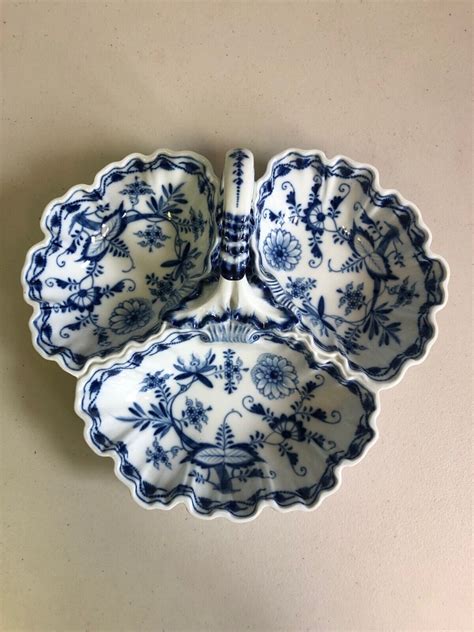 Rare Antique Meissen Porcelain Blue Onion Pattern Lobed Serving Dish