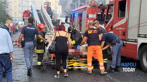 Rogo In Un Appartamento Del Vomero Due Donne Salvate Dai Vigili Del Fuoco