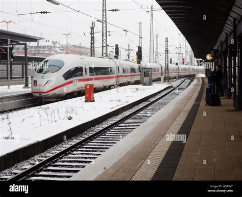 Ice Train Stock Photos & Ice Train Stock Images - Alamy