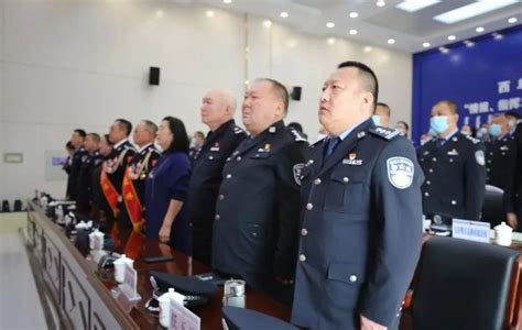 【无悔从警路 薪火再相传】西乌珠穆沁旗公安局隆重举行民警荣退暨新警入警宣誓仪式澎湃号·政务澎湃新闻 The Paper