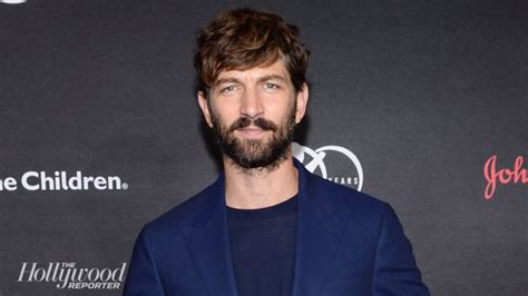 Michiel Huisman to Star in 'The Flight Attendant' With Kaley Cuoco