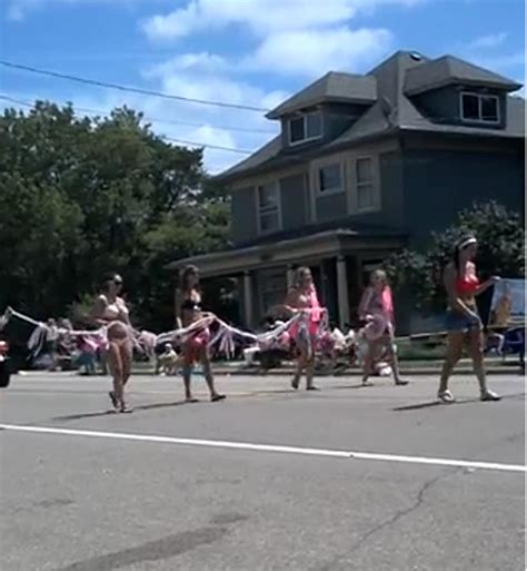 World Record Bikini Parade Turns Into A Bust [video]