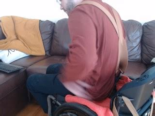 饥渴的家伙做轮椅转移 Pornhub Gay