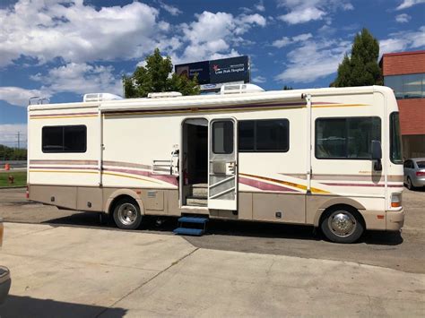 1992 Fleetwood Bounder 32 Ft