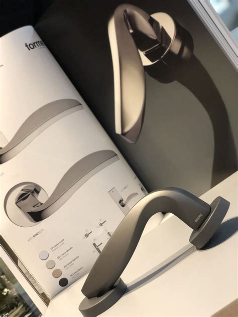 Modern Door Handles and Knobs for Stylish Home Decor