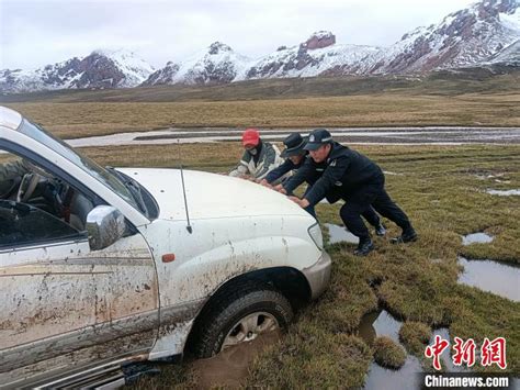 两人被困海拔5000米无人区 青海玉树警方历时39小时紧急救援 社会综合 华夏经纬网