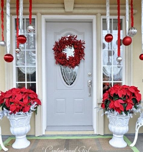 70 Cool Christmas Porch Décor Ideas DigsDigs