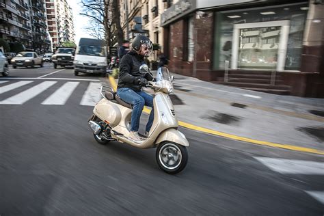 Vespa Classic VXL 150 Elegante Ficha Técnica Velocidad y Opiniones