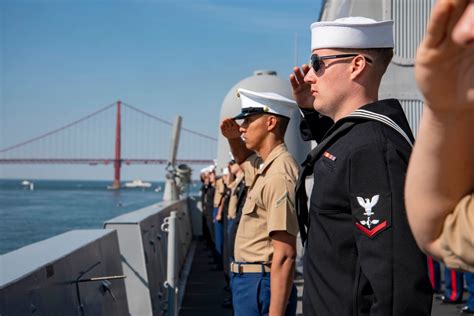 Dvids Images Uss Somerset Participates In Parade Of Ships Image