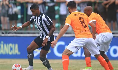 Botafogo Abre A Mas Sofre Empate Do Nova Igua U Pelo Carioca