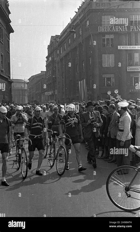 Kraków 1947 09 25 Pierwszy powojenny Wyœcig Kolarski Dooko³a Polski