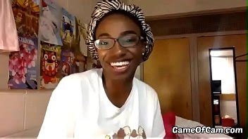 hermosa e inocente estudiante de ébano jugando con su dulce culo parte XVIDEOS