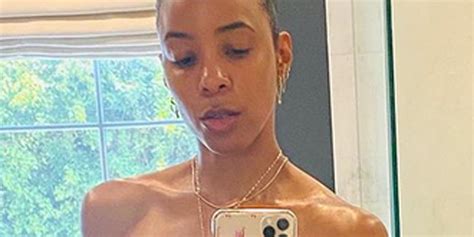 Kelly Rowland Shows Off Her Hot Bikini Body In A Mirror Selfie Bikini