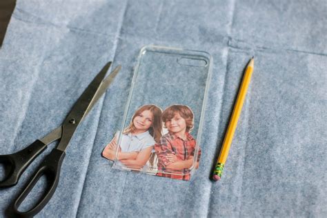 DIY: how to make personalized cell phone cases - Hispana Global