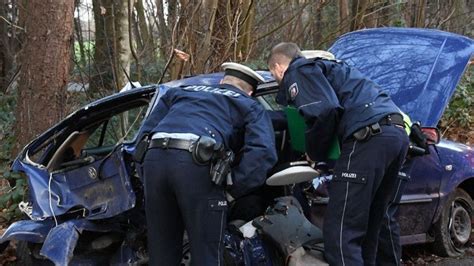 Junge Mutter Stirbt Bei Verkehrsunfall In Steinhagen Haller