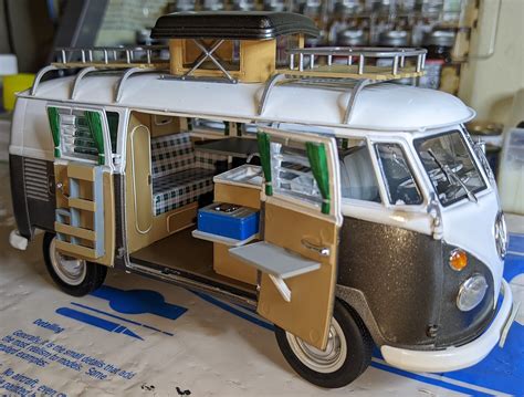 VW T1 Van Camper Plastic Model Vehicle Kit 1 24 Scale 7674