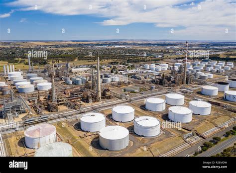 Foto A Rea De Una Refiner A De Petr Leo Fotograf A De Stock Alamy