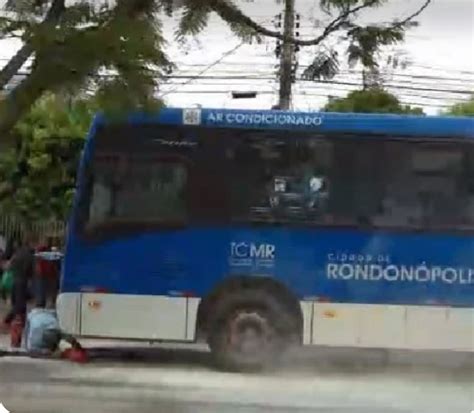 RONDONÓPOLIS Princípio de incêndio em Ônibus assusta passageiros do