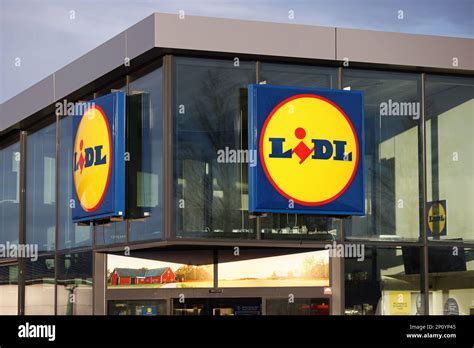 Lidl Logga Hi Res Stock Photography And Images Alamy