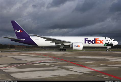 N886FD FedEx Express Boeing 777 FS2 Photo By Mike Snyder ID 1518851