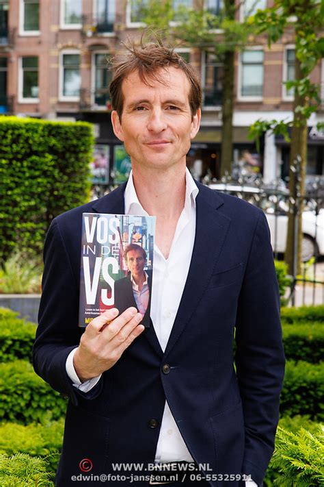 Michiel Vos Presenteert Boek Vos In De Vs Bnnews Nl