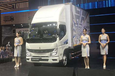 GIIAS 2024 Mitsubishi FUSO Luncurkan ECanter Pamer Truk VAR Hingga