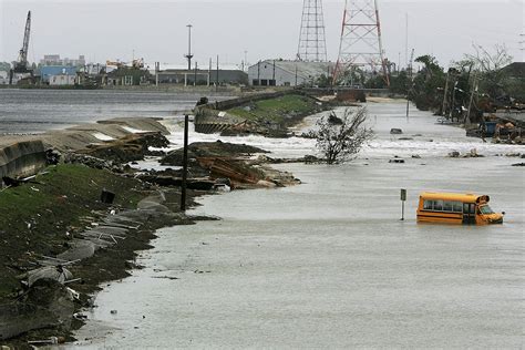 Hurricane Katrina 10th Anniversary Powerful Photos Of Devastation In