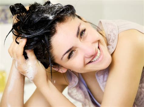 How To Wash Your Hair The Right Way