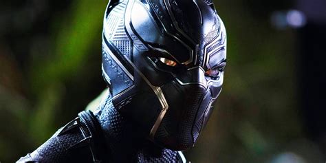 chadwick bosemans black panther costume missed  key element wed love