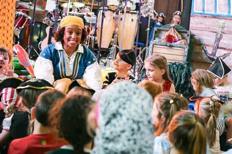 CBeebies star Gemma Hunt leads hundreds in pirate-themed services