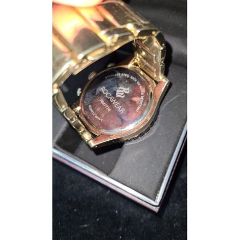 Rocawear Quartz Movement Men S Gold Toned Wristwatch With Decorative