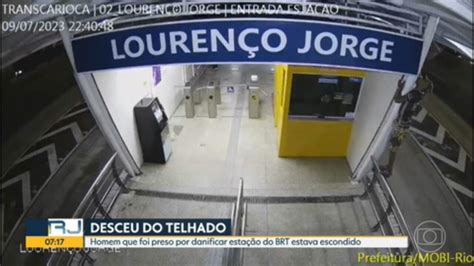 V Deo Homem Preso Por Danificar Esta O De Brt Na Barra Da Tijuca