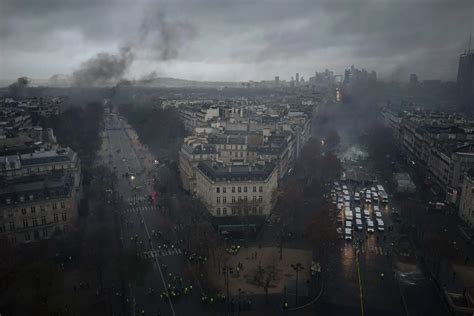 Centenas De Feridos E Detidos No Terceiro Dia De Protestos Em Paris