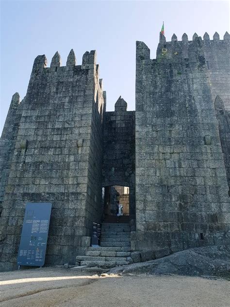 Guimarães Castle: Best Tips For Visiting This Year • Daniela Santos Araújo