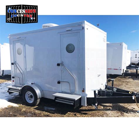 Luxury Portable Bathroom Trailer 8 Stations Restroom Trailers 3 Stalls Toilet Shower Toilet