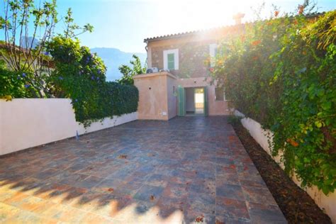 Haus Mit Grosser Terrasse In Einer Ruhigen Gegend Von S Ller Zur