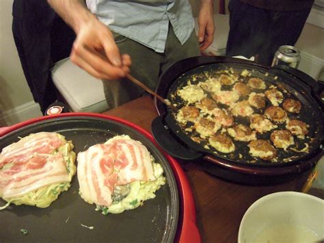 Okonomiyaki vs. Akashiyaki Throwdown – Umami Mart