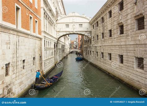 A Ponte Dos Suspiros Em Veneza Fotografia Editorial Imagem De