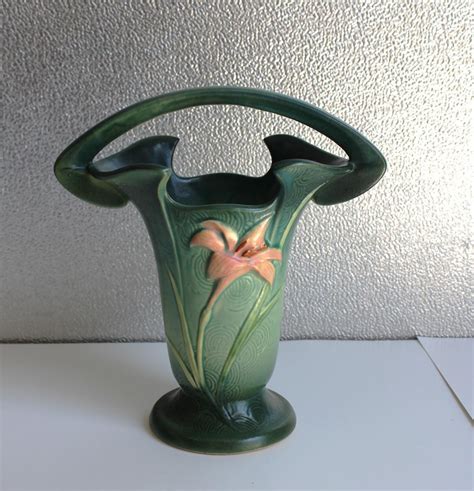 Roseville Zephyr Lily Pottery Vase 11 Tall Live And Online Auctions