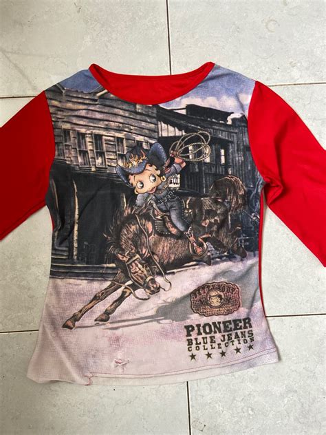 Betty Boop Y2k Longsleeve Red Merah Defect Di Foto Kedua Fesyen Wanita