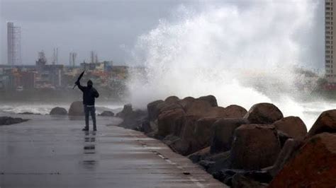 Cyclonic storm 'Michaung' hits Chennai coast