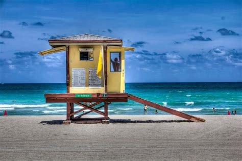 Top photo spots at Hollywood Beach in 2021