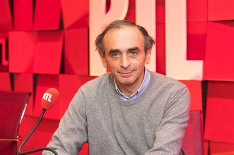 Éric Zemmour Macron ferait bien de regarder dans la boule de cristal