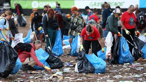 Glastonbury 2023: The big clean-up begins! - BBC Newsround