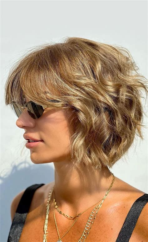 Wavy Layered Bob 2022