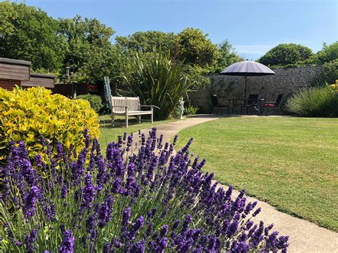 Browse the latest residential property listings in Highbury 12